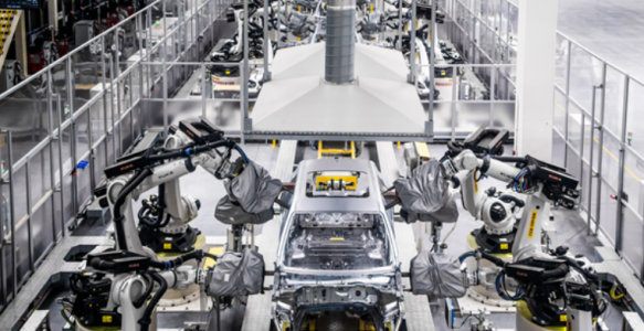 智能工厂：数字技术赋能制造业的崭新篇章