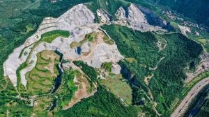 Read more about the article 成都绿色矿山推动生态经济