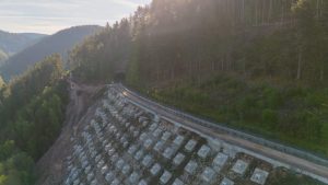 Read more about the article 铁路边坡实时变形监测技术