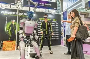 Read more about the article 2025 年深圳机器人产业年产值创新高：超 2400 亿元，同比增长 20.56%